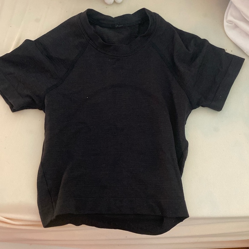 Lululemon Cropped Swiftly Tech. Great condition. Worn once